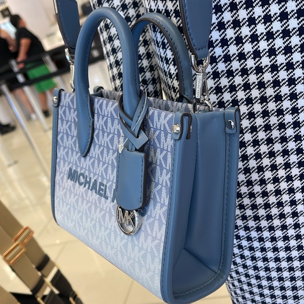 Michael Kors Mirella Extra-Small Ombré Logo Crossbody XBODY Shopper
Denim 
NWT - Picture 3 of 16